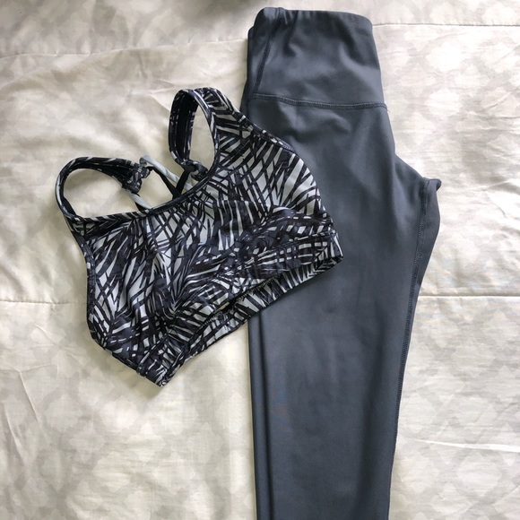 Small, highwaisted Gray blue leggings 7/8 ‼️ - Picture 1 of 4